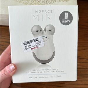 NuFACE Mini Toning Device in Silver and White
